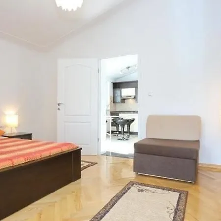 아파트 Ferienapartment Mit Balkon Fuer Fuenf Personen