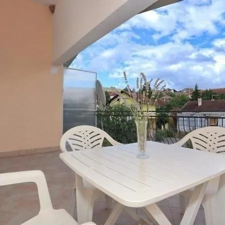 아파트 Ferienapartment Mit Balkon Fuer Fuenf Personen *