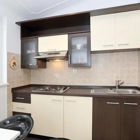 Ferienapartment Mit Balkon Fuer Fuenf Personen 아파트