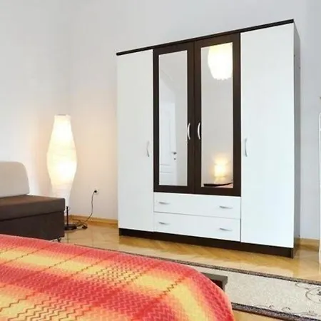 Ferienapartment Mit Balkon Fuer Fuenf Personen Gornji Karin
